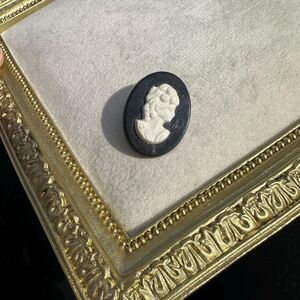 Cameo Brooch Black and White Cameo